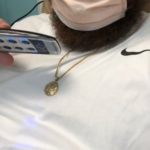 Meet your Posher, Dennis